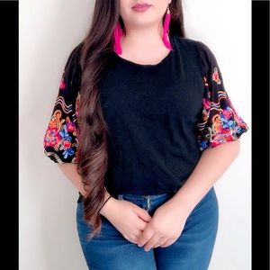 New! BLACK EMBROIDERED TOP